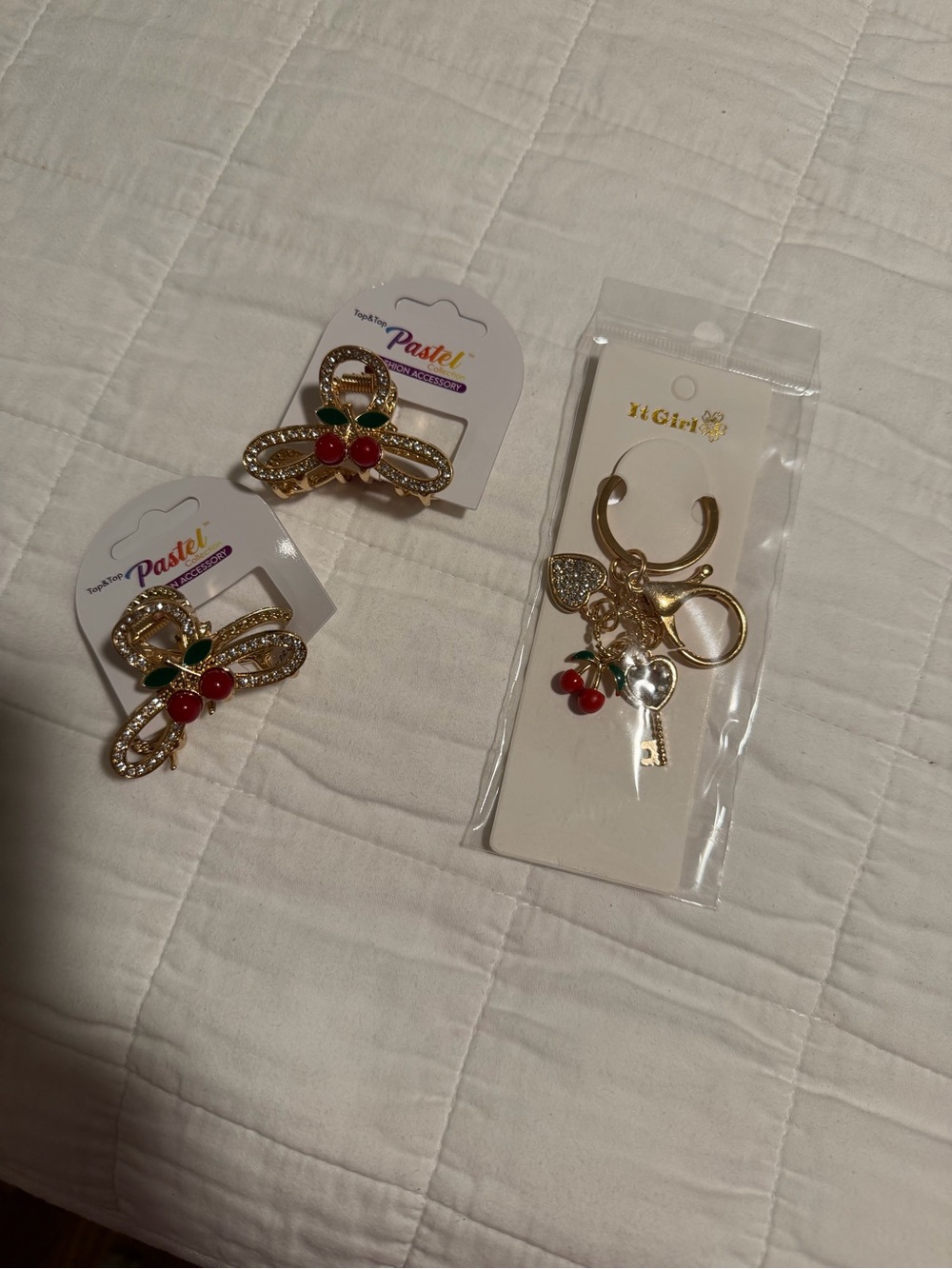 Mini Cherry Accessory Bundle – Claw Clips & Keychain